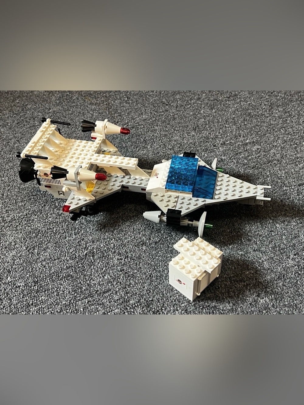 LEGO Vintage Space: Starfleet Voyager (6929)